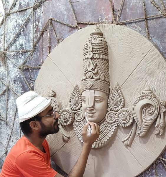 Sculpture artist Vishal Dubey is working on art form