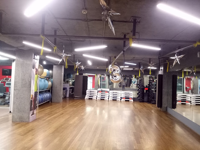 Best gyms near me in delhi1.Fitness First - Connaught Place ( Credit: Fitness first)